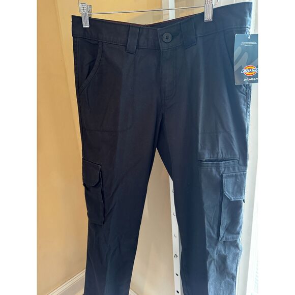 NWT Black Dickies women's cargo pants size 4 regular; relaxed fit - Picture 1 of 6